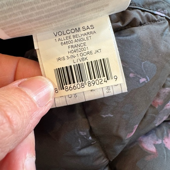 Volcom  Floral Iris Black Quilted Women's Jacket Mid-Length with Pockets / large - Picture 12 of 13